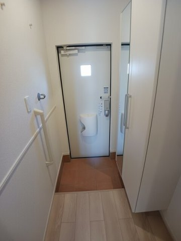 クレイドル下斎田Ｃの玄関|落ち着いた玄関です