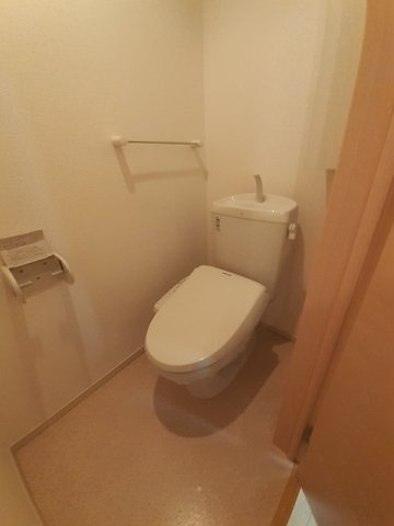 ブリーゼ大門のトイレ|落ち着いた色調のトイレです