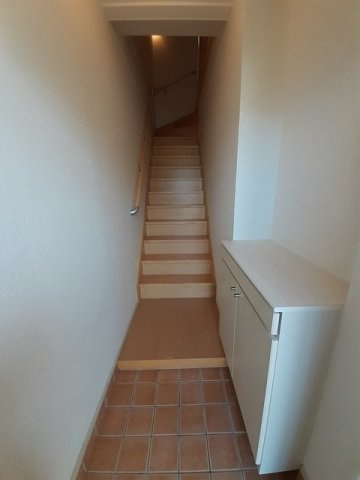 ブリーゼ大門の玄関|明るい玄関です
