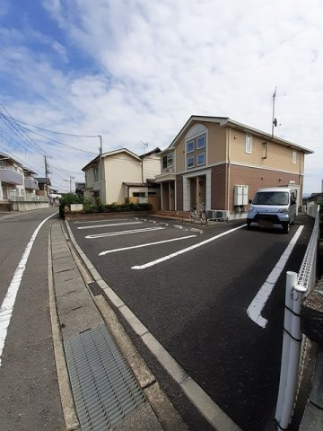 ブリーゼ大門の駐車場|車をお持ちの方に嬉しい駐車場付きの物件です