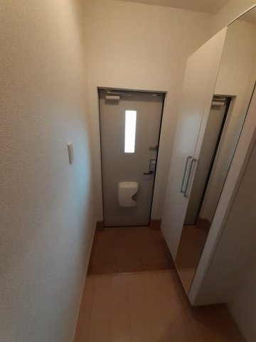 サファイアＢの玄関|収納もある玄関です