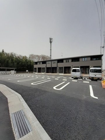 アステローペの駐車場|駐車場があるので、車を買う予定の方も安心です