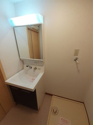 リヴェールＢの洗面所|コンパクトで使いやすい洗面所