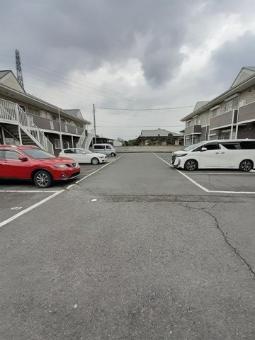 リヴェールＢの駐車場|駐車場完備です