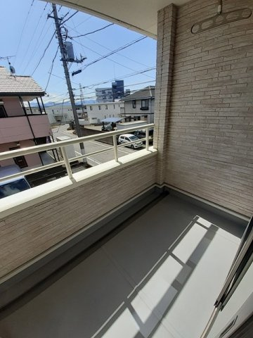 ラコルタのバルコニー|外からの目が気にならないバルコニーで洗濯物が干せます