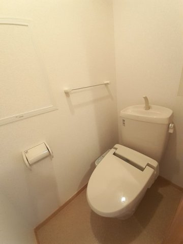 クローバーＡのトイレ|ゆったりとした空間のトイレです