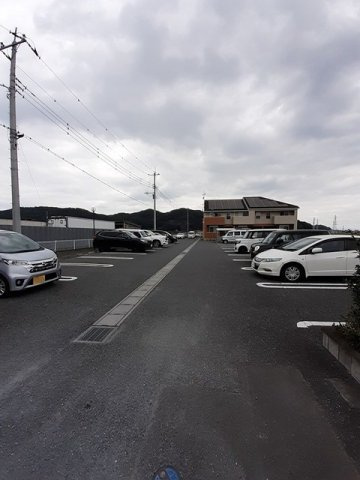 クローバーＡの駐車場|駐車場完備です