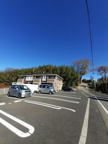 グラン・フィオーレの駐車場|駐車スペースもあります