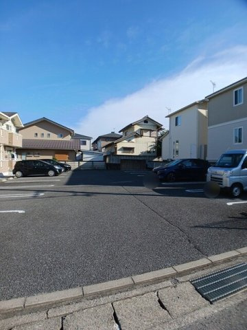 プラシード　ＴＡＫＡの駐車場|駐車場に車を止められます