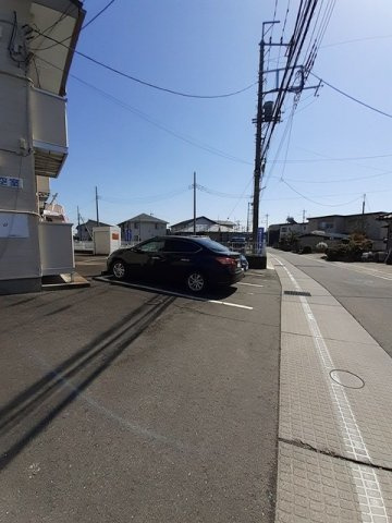 エルディム・ドリーマの駐車場|駐車場があるので、車を買う予定の方も安心です