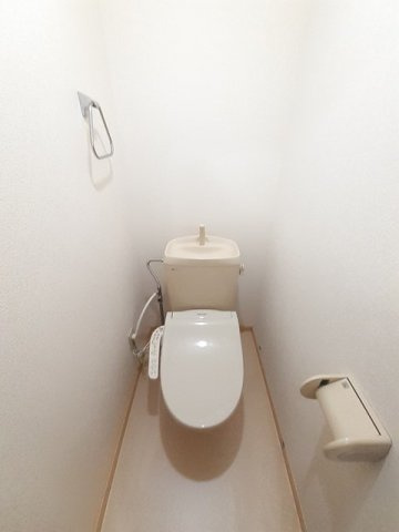 ヴェルドミール　Ｂのトイレ|落ち着いた色調のトイレです