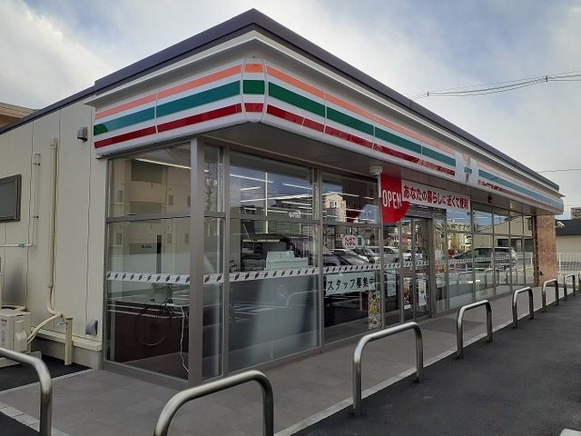 Ｇｒａｎｄ　Ｌｅａｇａの周辺|セブンイレブン競馬場通り店まで300m
