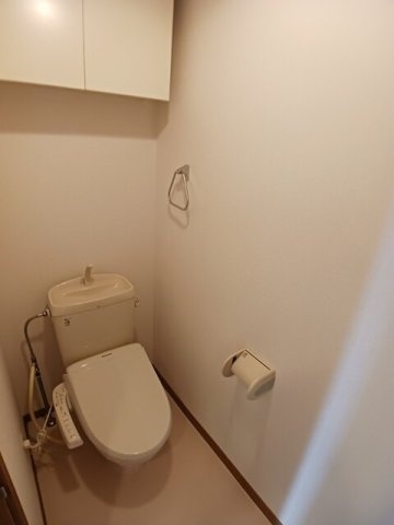 ディアコートＢのトイレ|ゆったりとした空間のトイレです