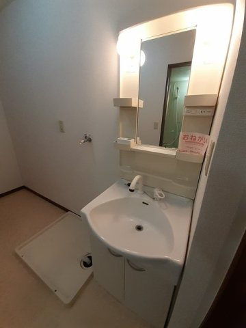 コンフレール　サンパティの洗面所|広い洗面スペース