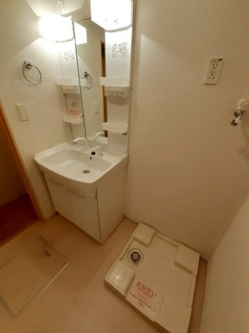 ミルトの洗面所|明るい洗面所です
