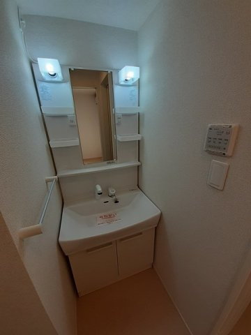 エクセレント　Ｔ．Ｙ　Ⅱの洗面所|明るい洗面所です