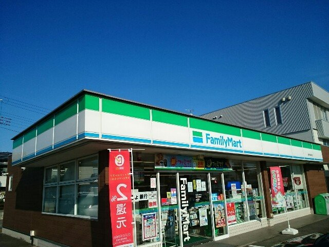 スペース　ルーメンⅡの周辺|ファミリーマート中居町店まで750m