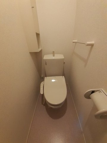 コンフォリアⅡのトイレ|清潔感のあるトイレです
