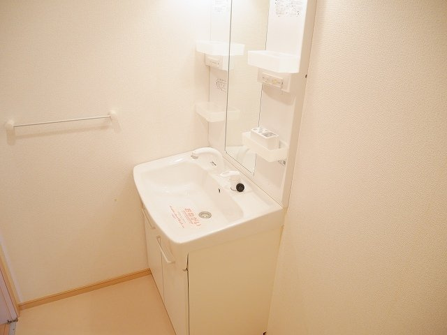 ショウアンドハープの洗面所|ゆったりとスペースのある洗面所