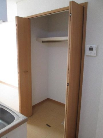 エテルノスターの収納|便利な収納スペースです