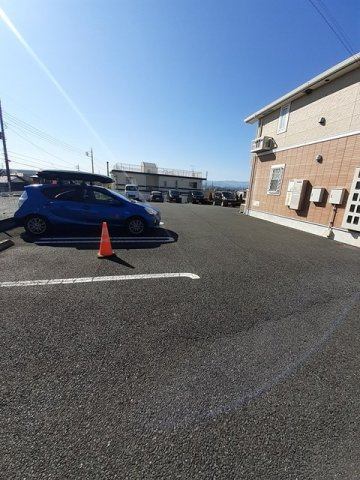 ロックビル　ハイツの駐車場|カースペースがあります