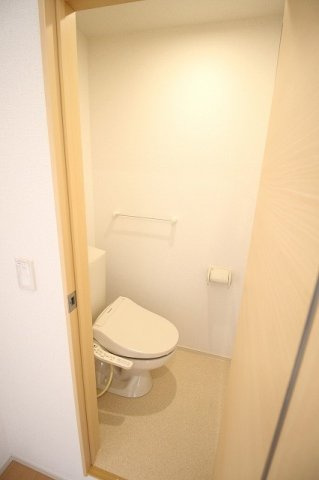ストーリアⅠのトイレ|落ち着いた色調のトイレです