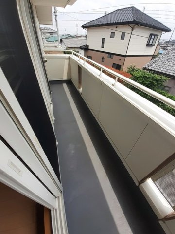 イーグルファイブⅡのバルコニー|バルコニーからの眺めを楽しみながら食事をしませんか