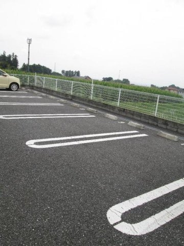 リヴィエールⅤＢの駐車場|車をお持ちの方に嬉しい駐車場付きの物件です
