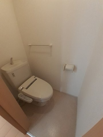 ポム　メゾンのトイレ|落ち着いたトイレです