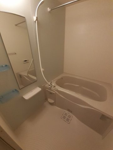 フェリーチェⅡの浴室|コンパクトで使いやすいお風呂です