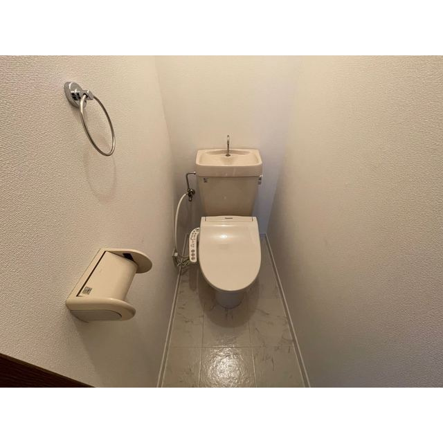 福島ハイツB-2のトイレ|落ち着いたトイレです