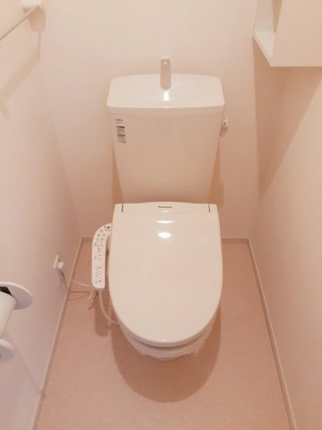 ジョニーズ　ガーデンのトイレ|落ち着いた色調のトイレです