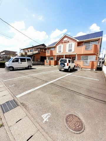 ローズヒルＳの駐車場|駐車場です