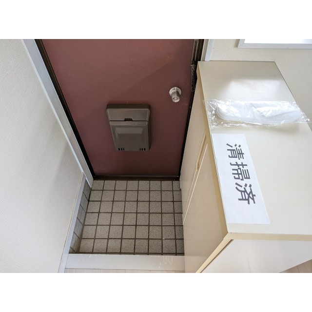 パステルハイツの玄関|収納もある玄関です