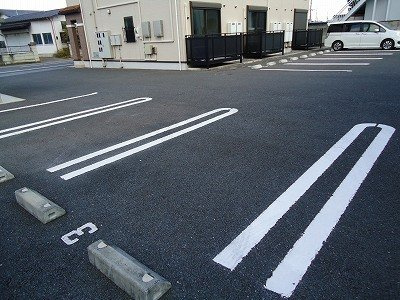 カーサ・エテルノＡの駐車場|カースペースがあります