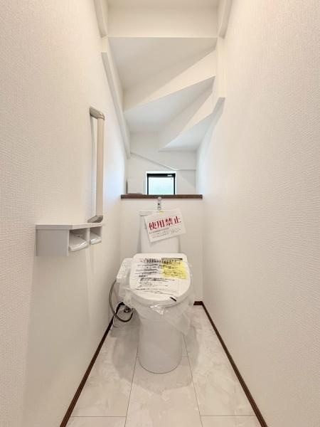 大和市福田５丁目の新築一戸建のトイレ|多機能パネル付きトイレです！１階と２階にトイレがあります♪