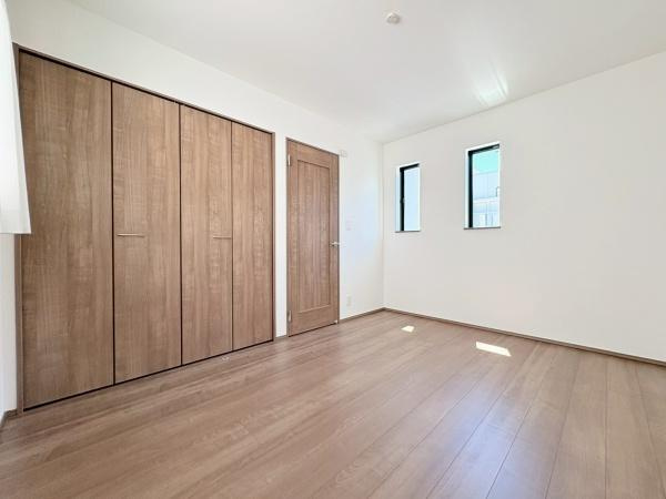 大和市福田５丁目の新築一戸建の洋室|洋室６帖！お子様部屋やお仕事部屋としてお使いいただけます！ご家族の成長に合わせたお部屋の使い方ができそうです！