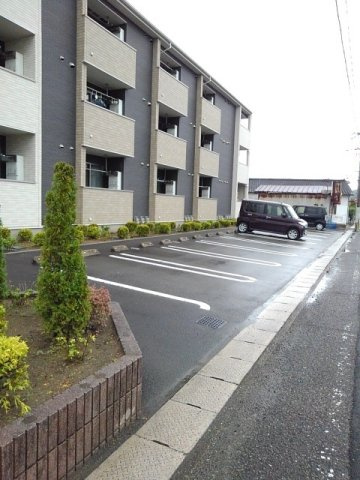 サンリットメゾンの駐車場