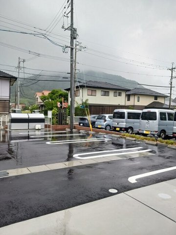 フレーシュ・ベルＡの駐車場
