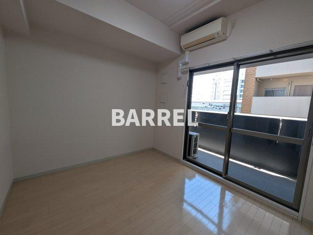 新大阪南グランドマンションの居間・リビング