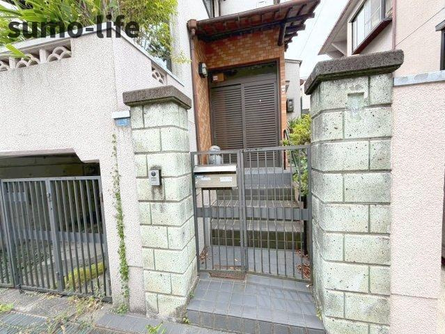 武庫之荘本町戸建のエントランス