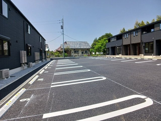 ラ・メゾン土浦Ⅱの駐車場|駐車場に車を止められます