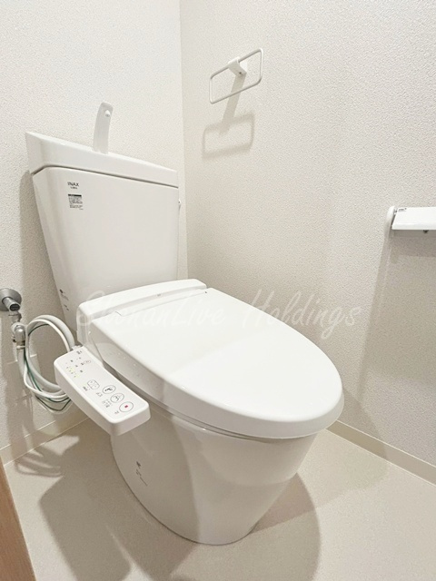 茅ヶ崎市小和田１丁目の賃貸マンションのトイレ