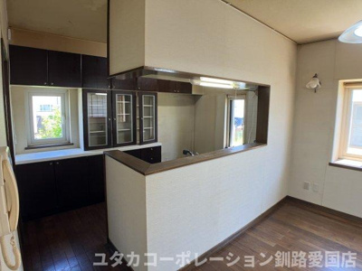 【キッチン】 | 美原5丁目28-7売家 | 対面キッチンからは和室の様子もよく見えます◎