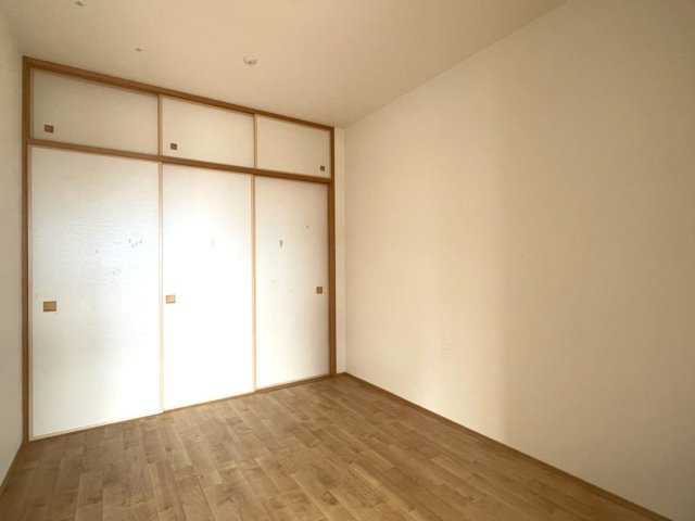アルファステイツ紫原の和室|現況では畳にフローリングシートが貼ってある状態です
