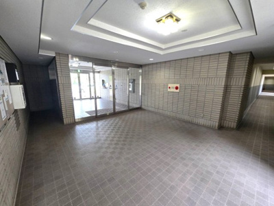 【エントランス】 | 東峰マンション野間大池公園 | 帰宅するたびに心地よさを感じられる、ゆとりあるエントランス☆
