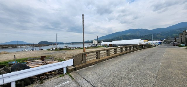 【周辺】 | 福吉1丁目土地 | 海側へいくと漁港があり、牡蠣小屋等もございます！
