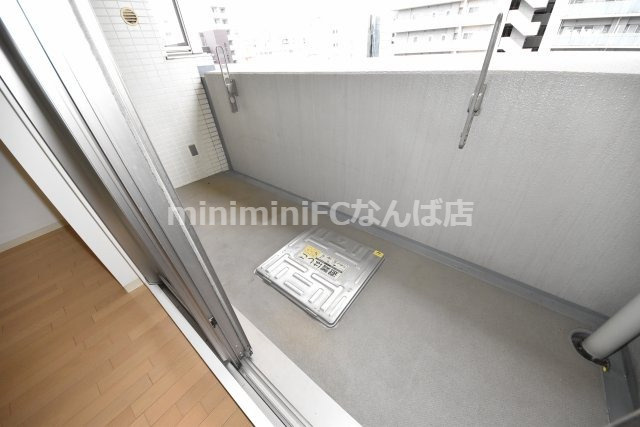 アーデンタワー新町のバルコニー