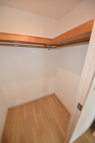 アーデンタワー新町の収納
