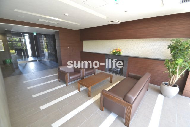 尼崎市南武庫之荘３丁目の賃貸マンションのロビー